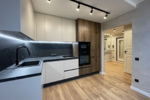 <h3><span style="color: #ADD8E6;">P. PINNA,</span> <span style="color: #fff;">LASNAMÄE</span></h3>